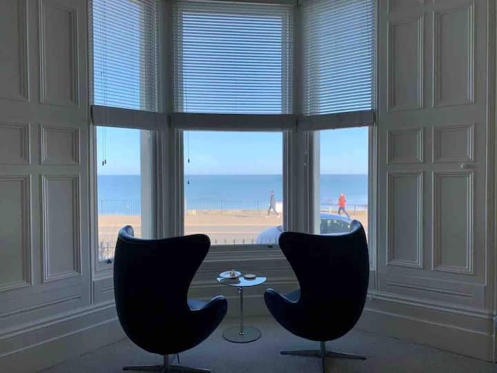 Seafront Luxury Spacious Maisonette
